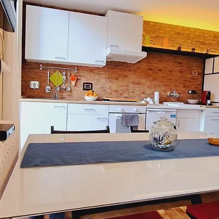 Apartment Finestre Sul Teatro - - Parking Included