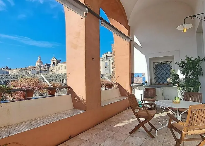 Διαμέρισμα Finestre Sul Teatro - - Parking Included