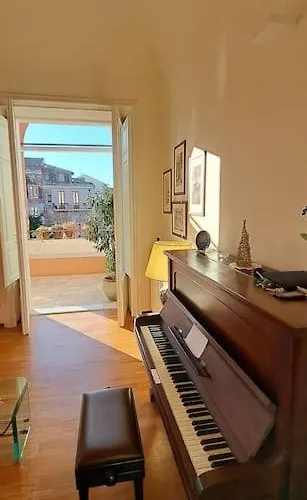 Διαμέρισμα Finestre Sul Teatro - - Parking Included *
